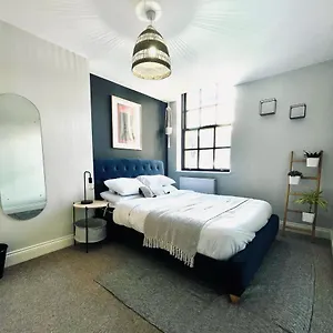 Wessex House - Cozy Town Centre Two Bedroom - Short Stroll To And Nightlife Bournemouth