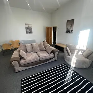 No 3 - Large 1 Bed Near Sefton Park And Lark Lane Liverpool