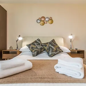 Raleigh Penthouse, Luxury With Balcony And Parking Nottingham