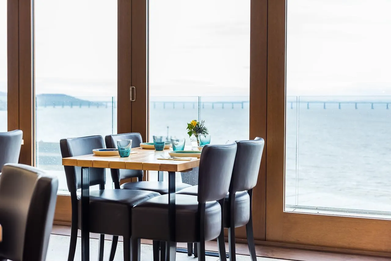 The Newport Restaurant With Rooms 4*, Newport-On-Tay